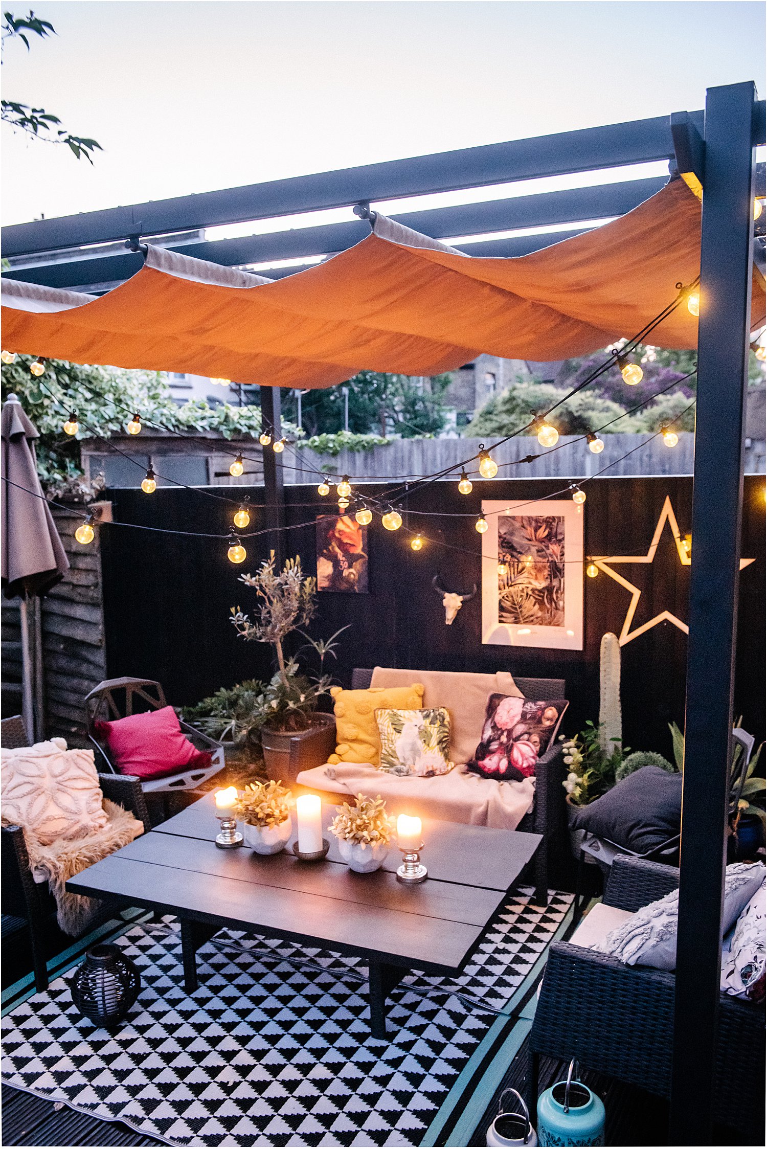 garden-pergola-festoon-lights-canopy-