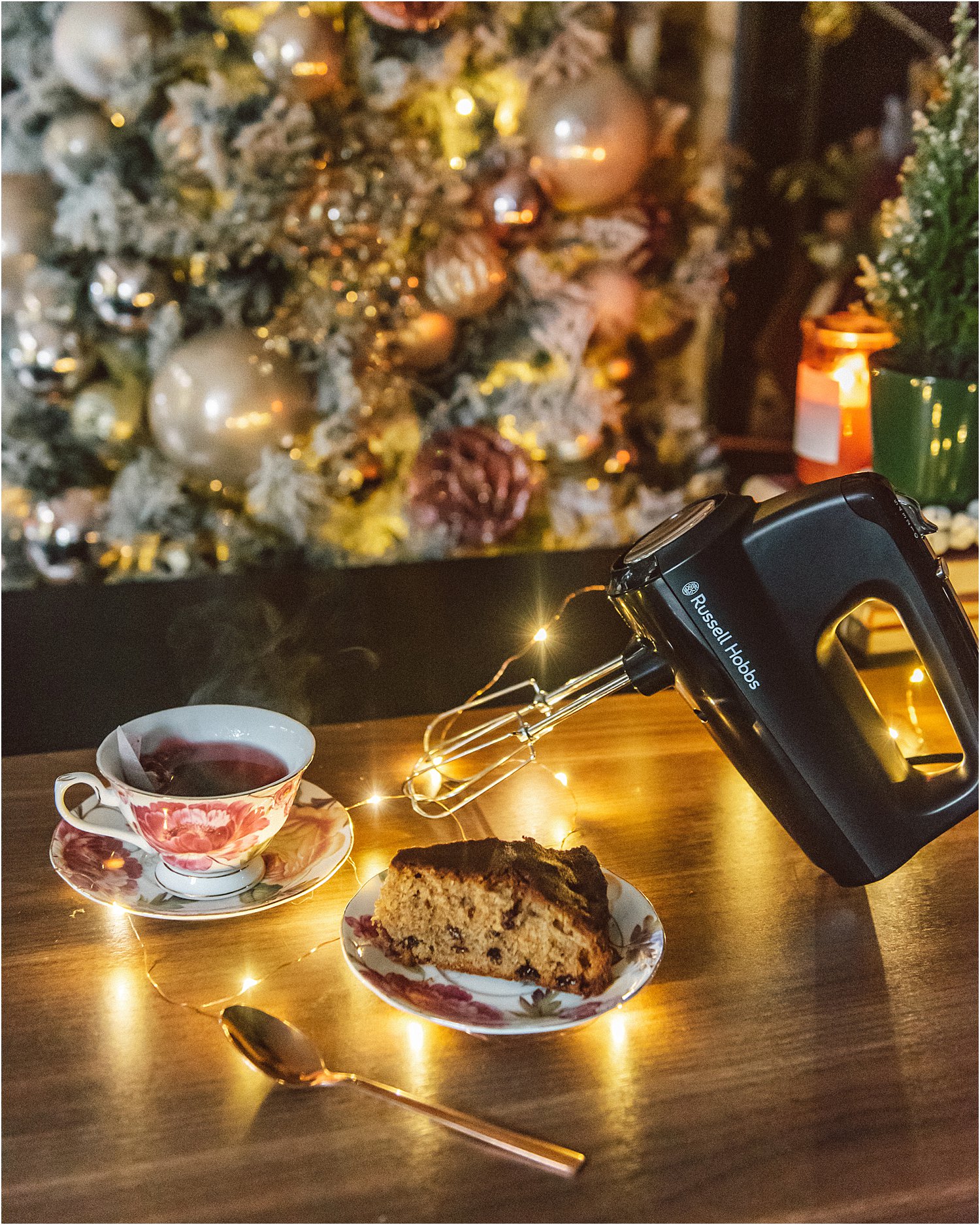 https://layered.home.lilysawyer.com/wp-content/uploads/2020/12/russell-hobbs-hand-mixer-3-in-1-blender-christmas-present_0006.jpg