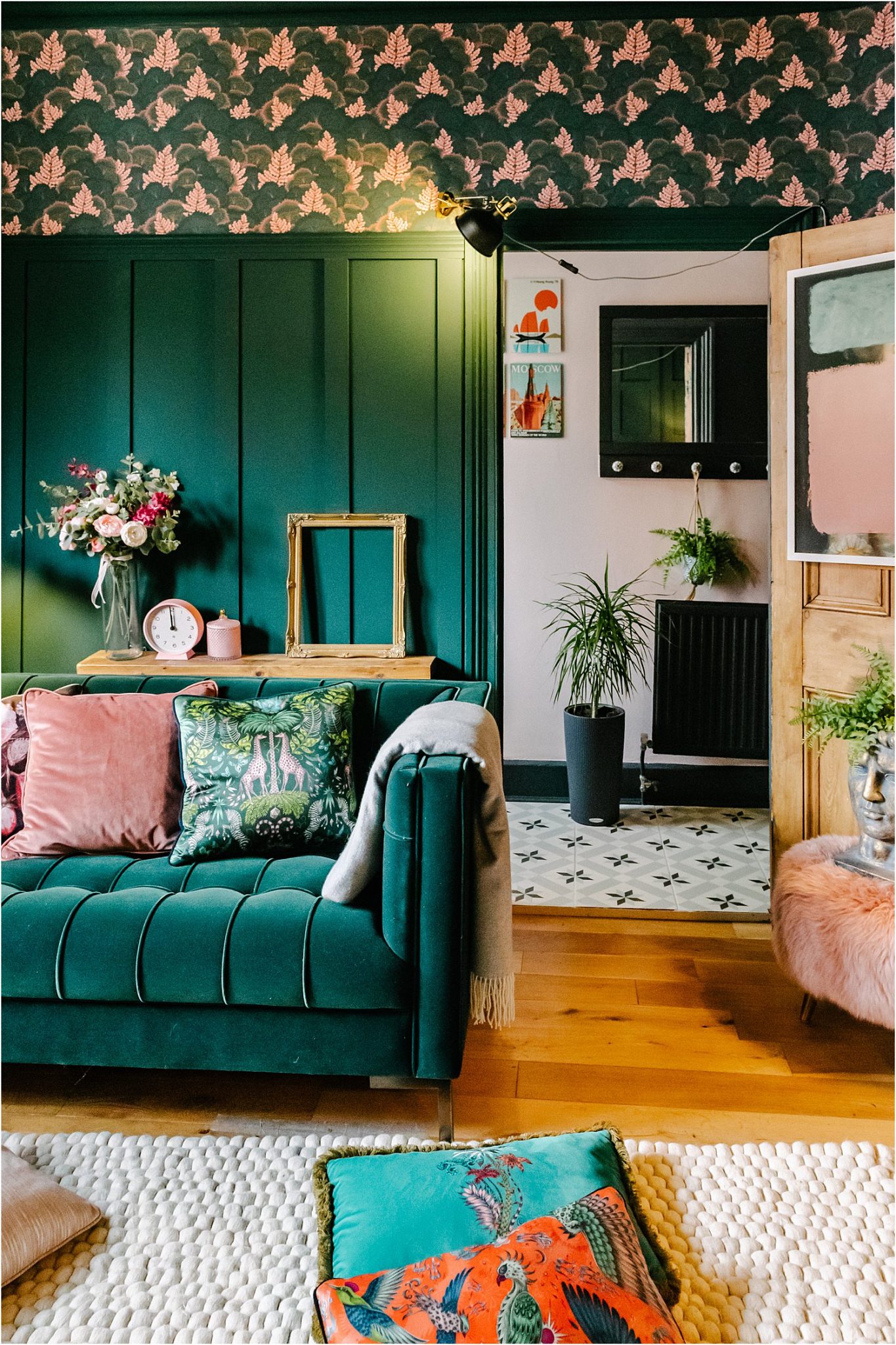 3 tips choosing a velvet sofa colour in your home interiors