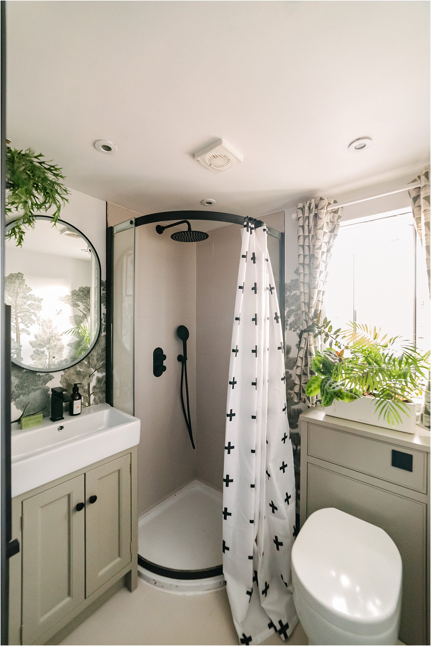 3-steps-to-a-dreamy-scandi-bathroom-roper-rhodes-lily-sawyer-photo-layered-home